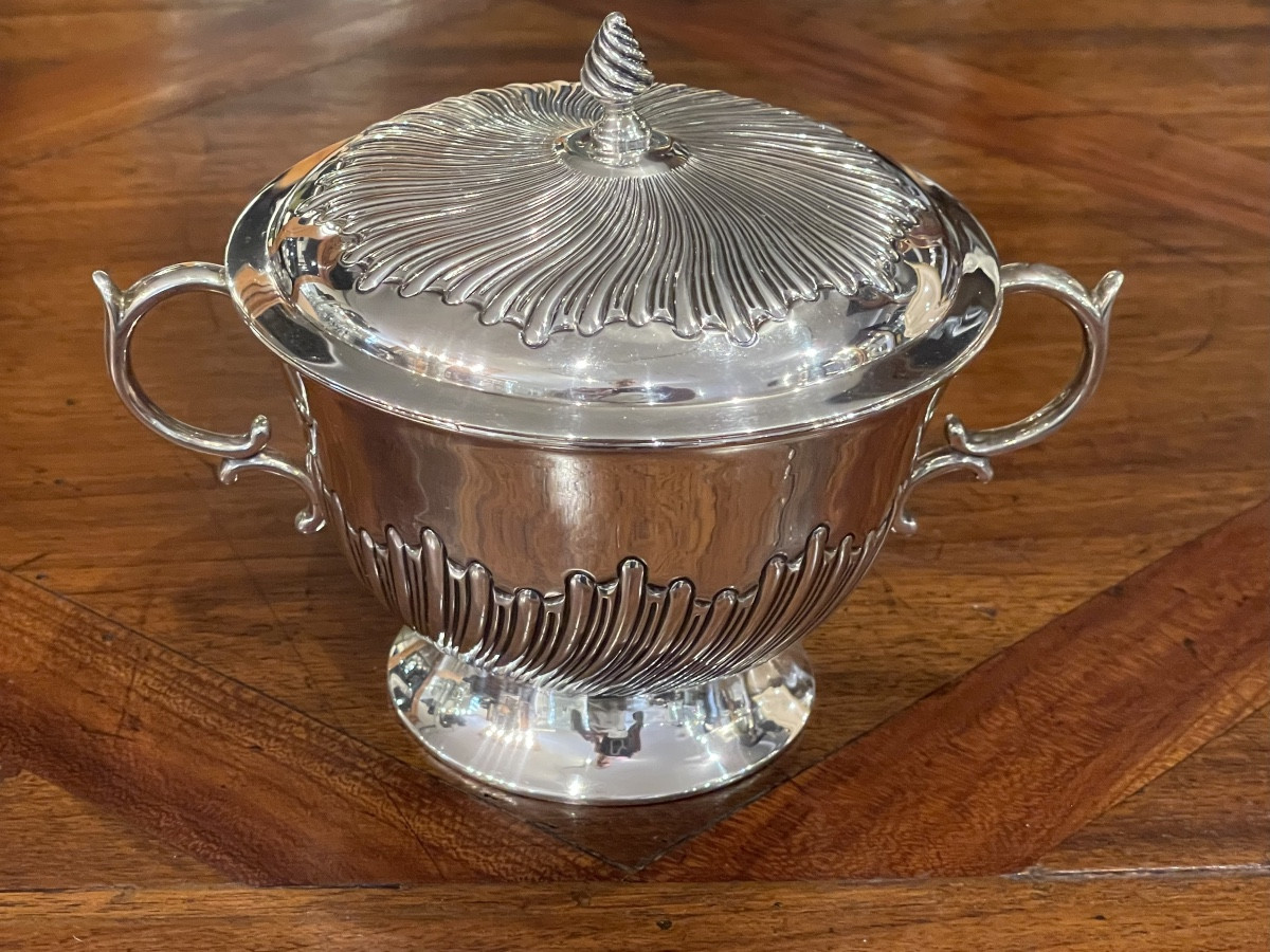 Sucrier couvert formant coupe argent massif anglais