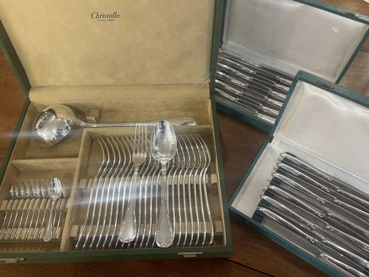 Christofle rubans croisés ménagère métal argenté 61 pièces dans coffrets