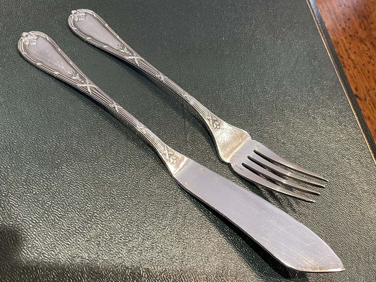 12 Christofle Fish Forks And 12 Fish Knives With Crossed Ribbons In Silver-plated Metal -photo-4