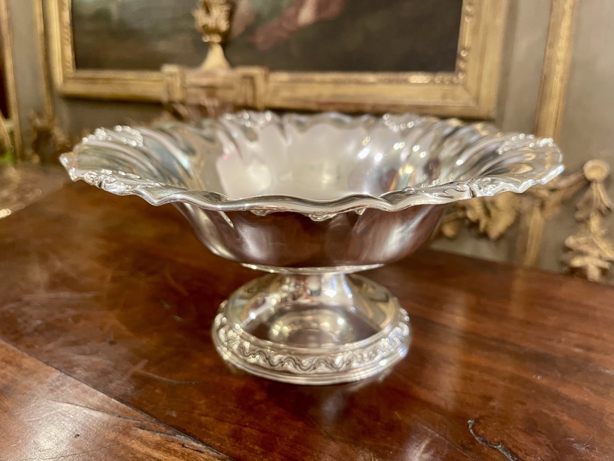 Solid-base Vase With Seashell Pattern