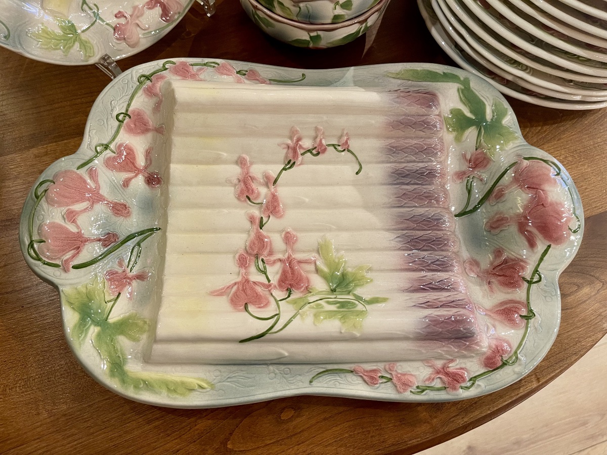 Saint Clément Asparagus Set In Slip Glaze With "heart Of Mary" Decoration, 1900-photo-2