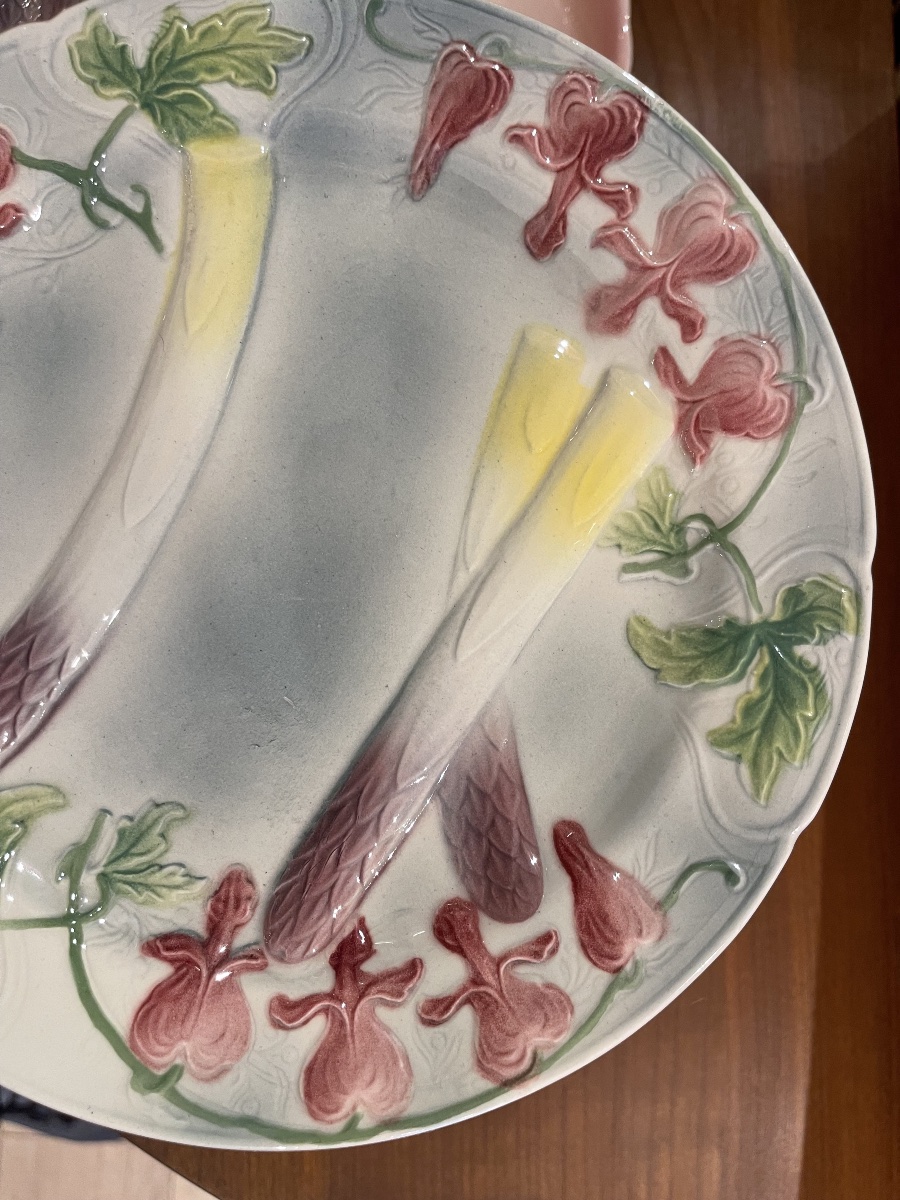 Saint Clément Asparagus Set In Slip Glaze With "heart Of Mary" Decoration, 1900-photo-1
