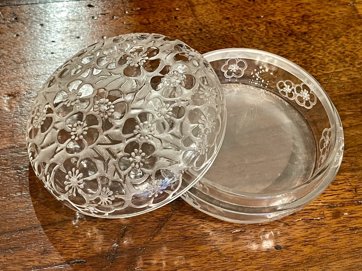 René Lalique "emiliane" Round Glass Box, Circa 1920-photo-2
