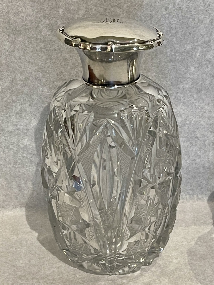Crystal And Silver Bath Set: Bottle, Box, And Tray -photo-2