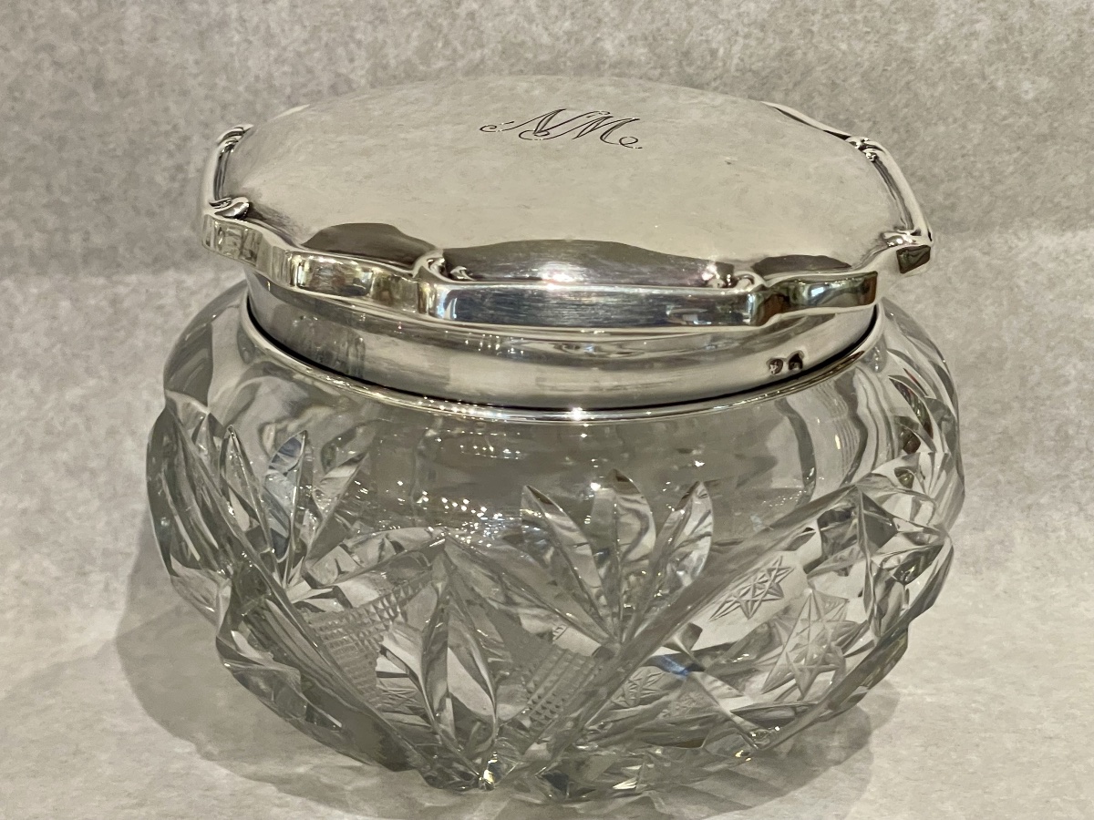 Crystal And Silver Bath Set: Bottle, Box, And Tray -photo-7