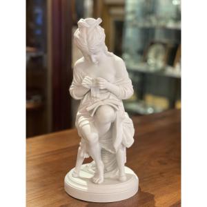 Statue en biscuit 1900  hauteur 39 cm jeune fille à la lecture et au tricot