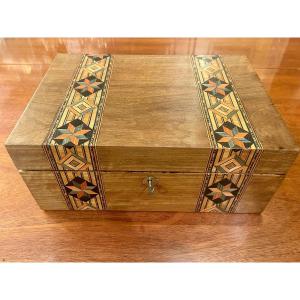 Coffret écritoire avec frise marqueterie de paille XIX