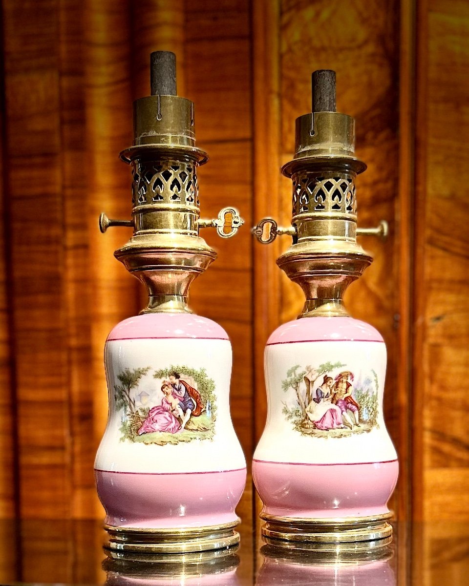 Paire de lampes à huile en porcelaine style Napoléon III 
