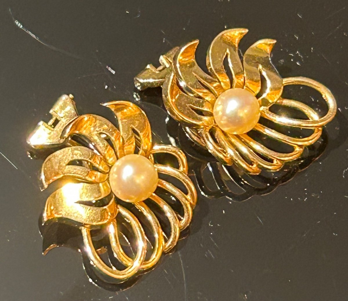 Pair Of Gold And Pearl Flower Earrings-photo-2