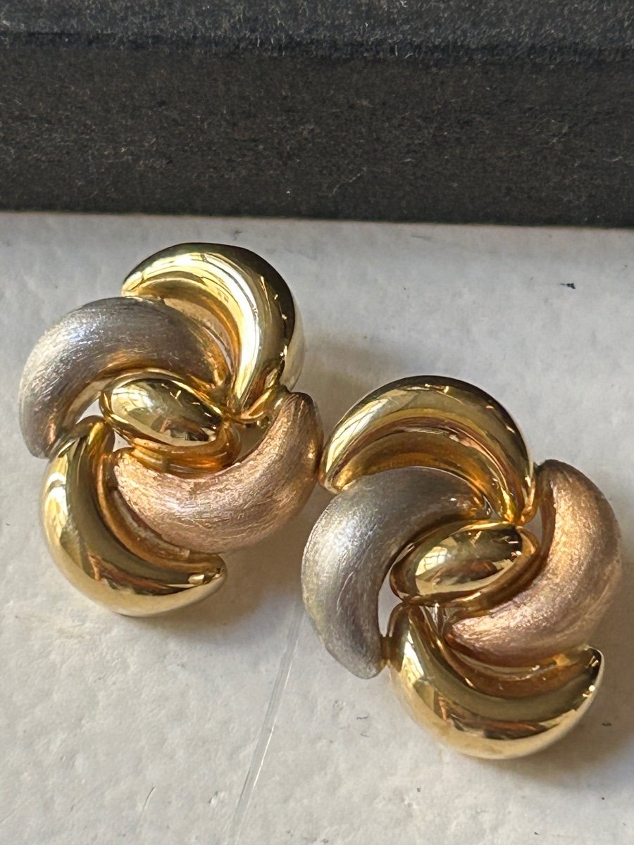 Pair Of 3 Gold Earrings-photo-2