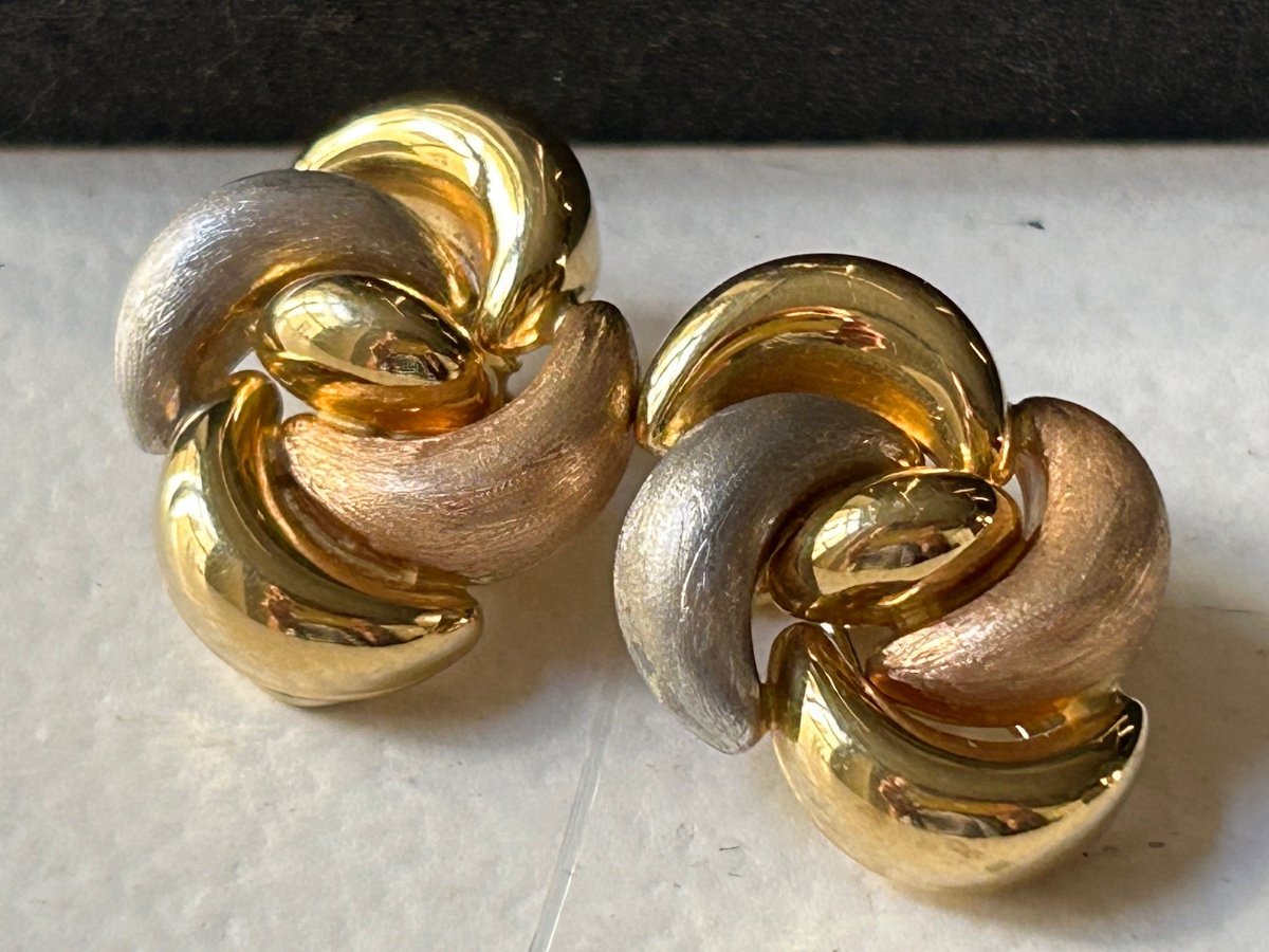 Pair Of 3 Gold Earrings-photo-3