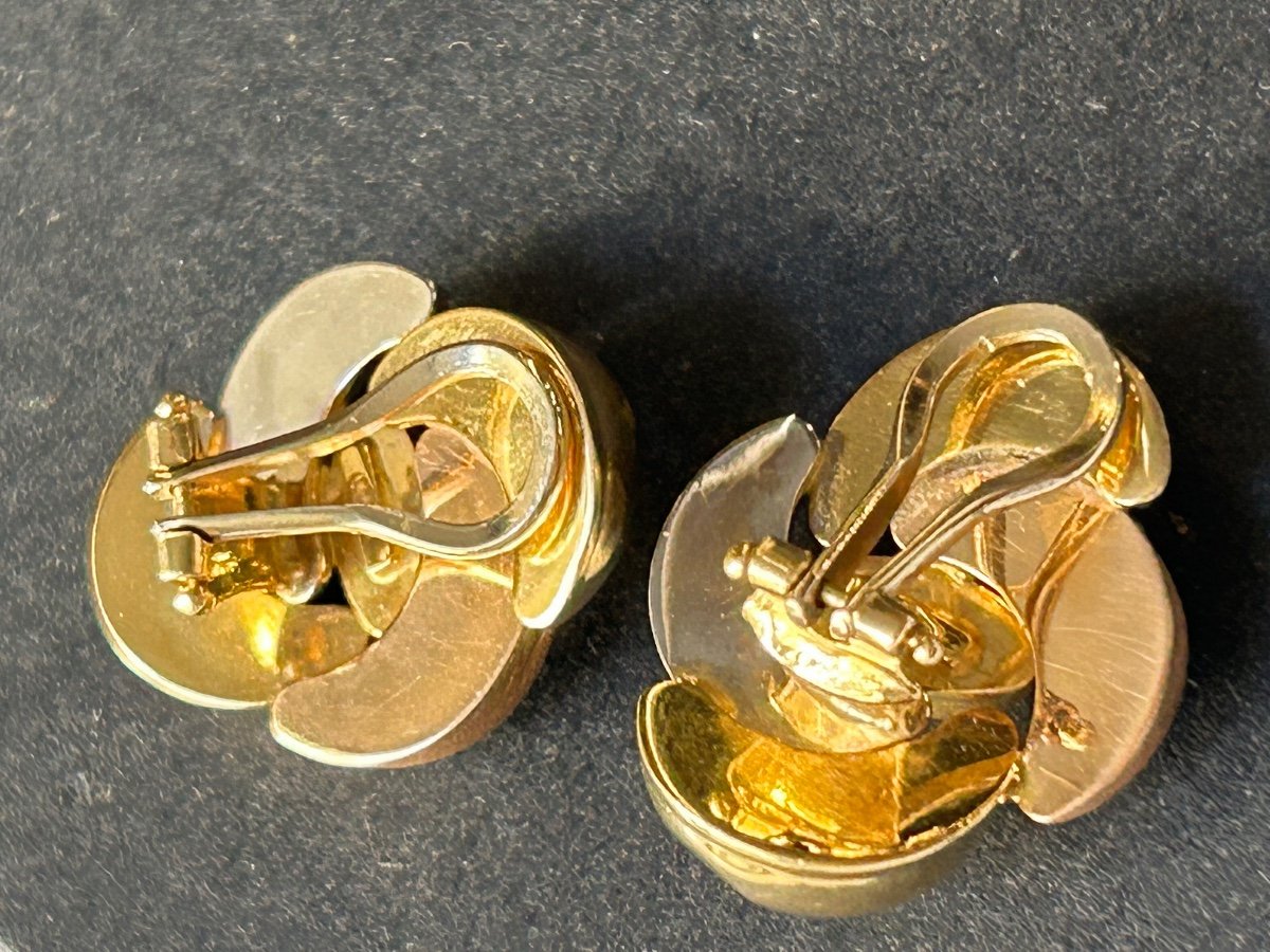 Pair Of 3 Gold Earrings-photo-3