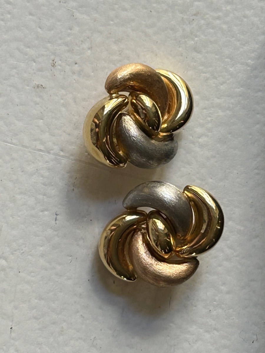 Pair Of 3 Gold Earrings-photo-8
