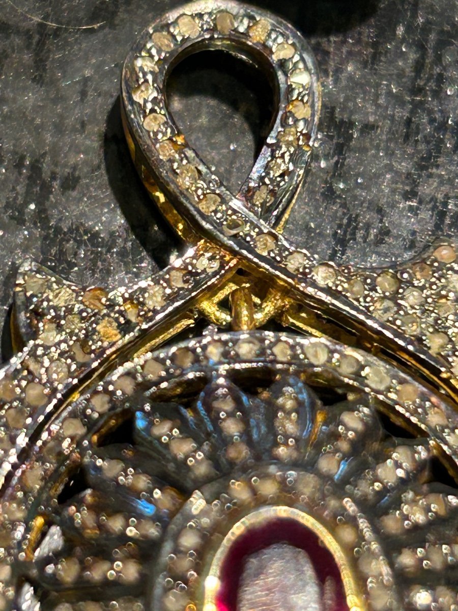 Paire de boucles d’oreille or, diamants et rubis -photo-8