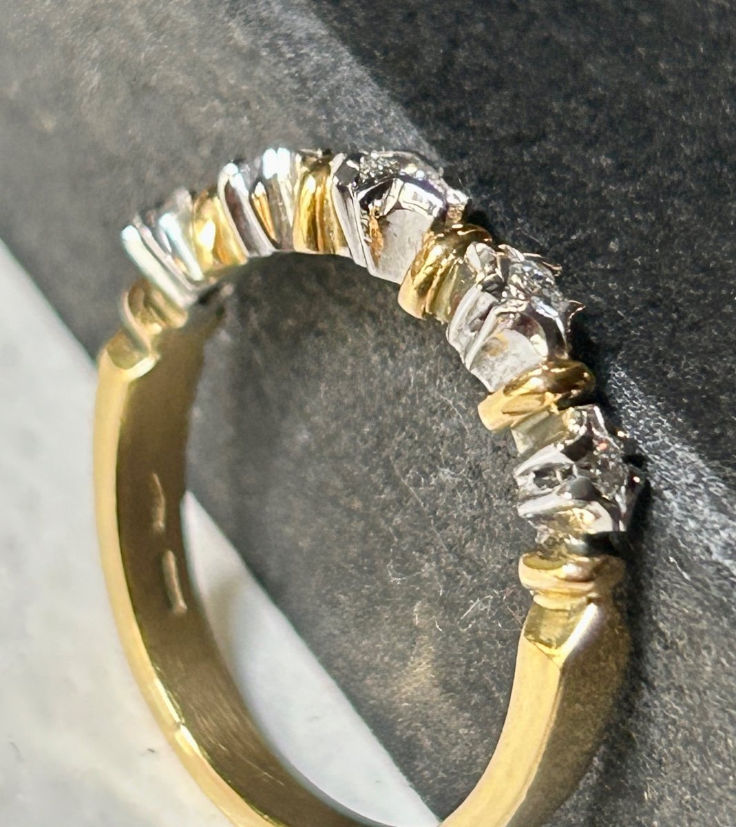 Fine Gold Ring And Brilliants-photo-2