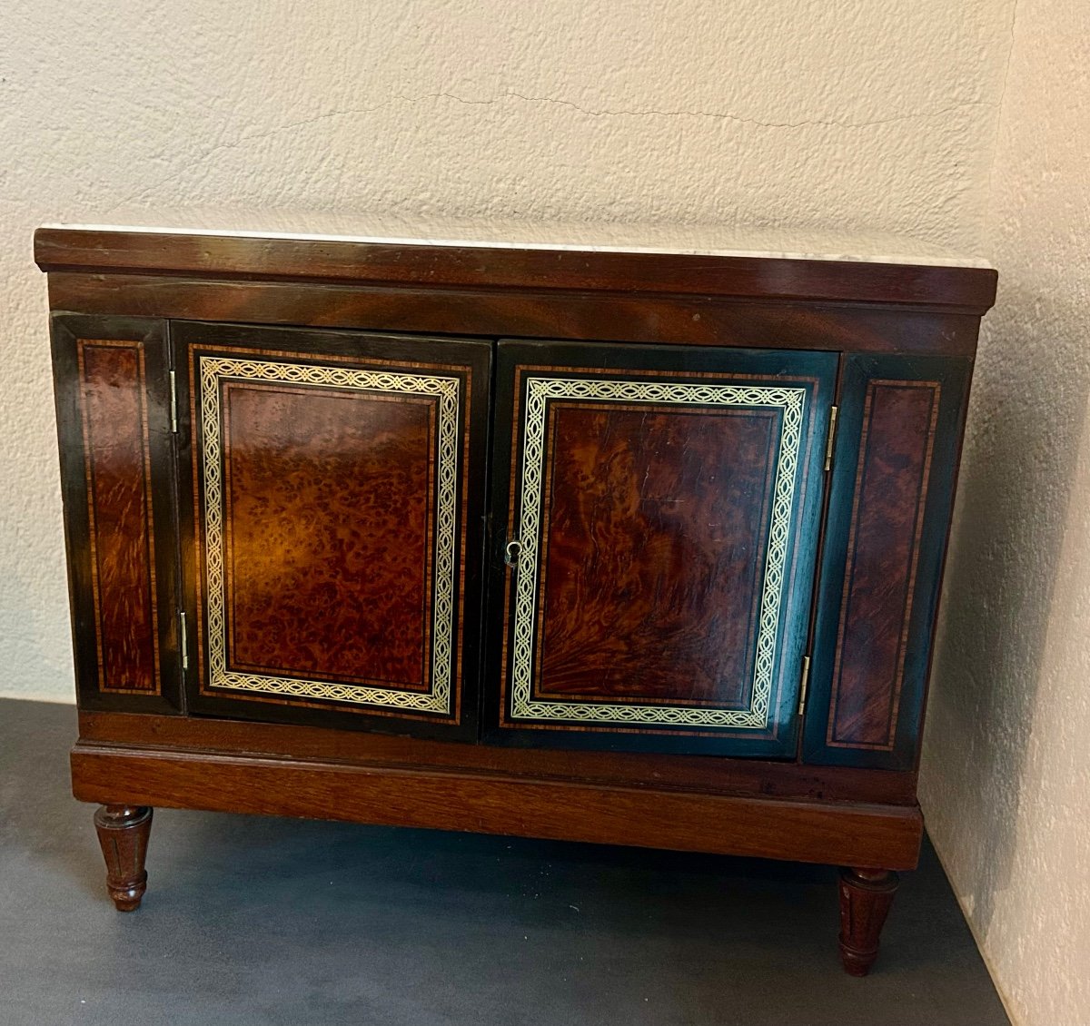 H. Gambs, Small Mahogany Master's Cabinet-photo-5