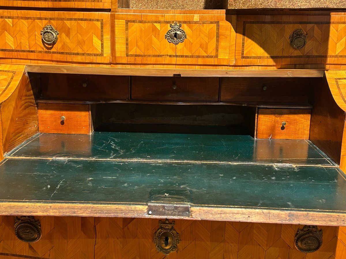 Secrétaire galbé en merisier XVIIIe siècle -photo-4