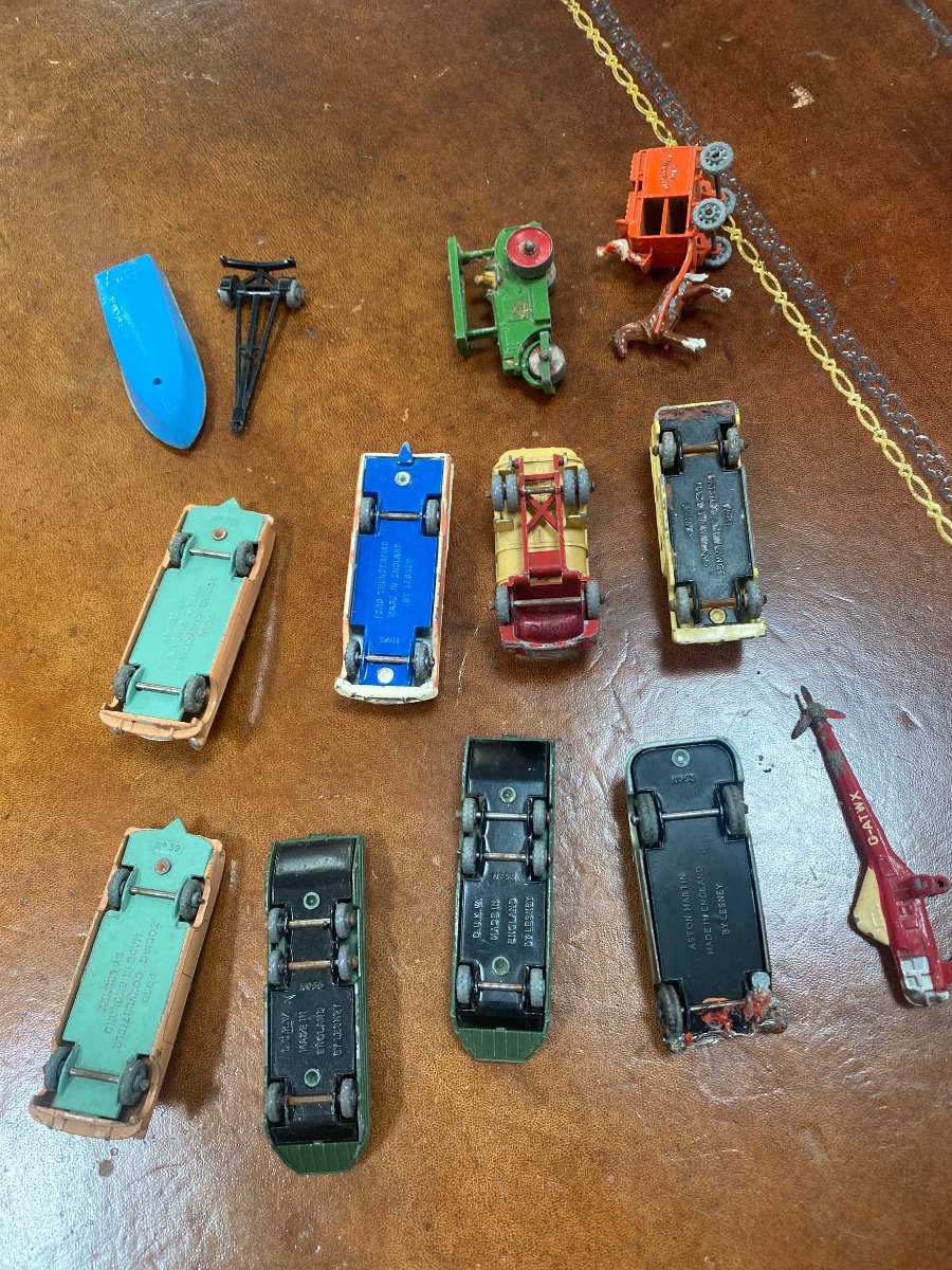 Lesney lot de voitures, bateau, camions, calèche, armée etc-photo-1