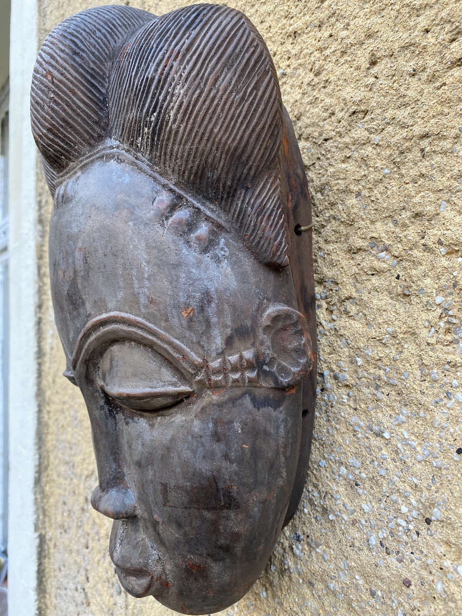 Collectible African Mask In Carved Wood -photo-2