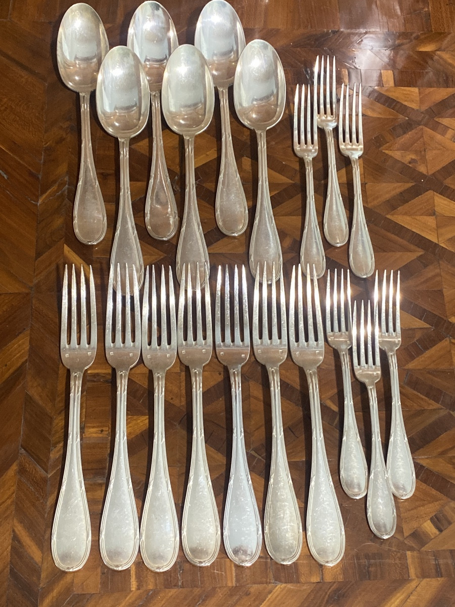 Cross Ribbon, Set Of 18 Silver Metal Cutlery 