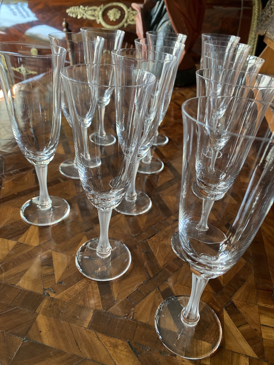 Lalique 12 Barsac Crystal Champagne Glasses 