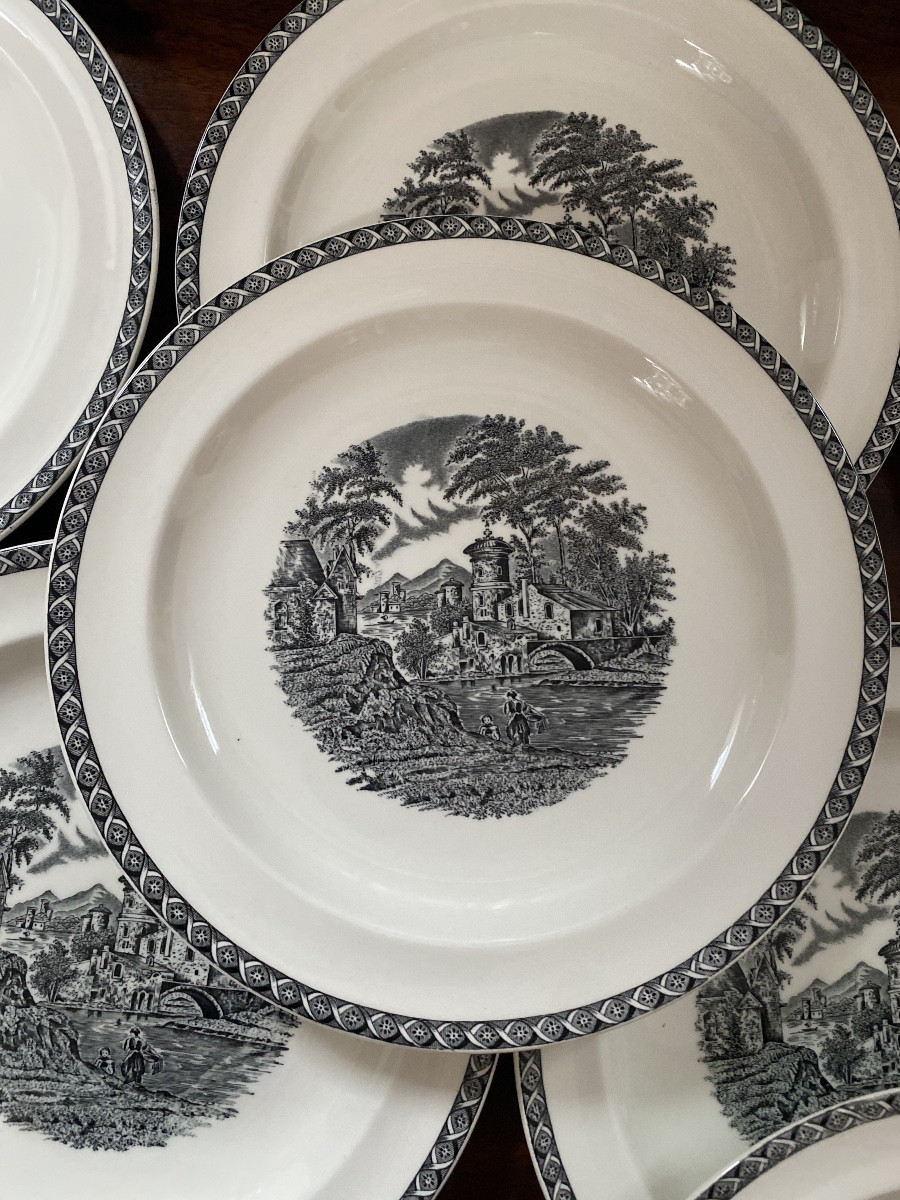 Wedgwood Lugano Set Of 28 Porcelain Plates -photo-2