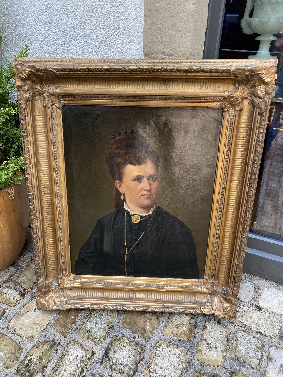 Oil Painting On Canvas Portrait Of A Young Woman -photo-3