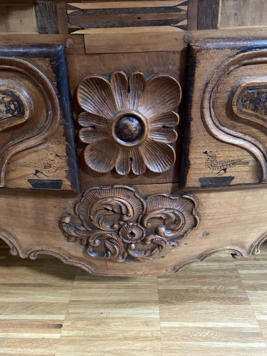 Curved Cherry Wood Cabinet With Three Marquetry Sides, 18th Century-photo-3