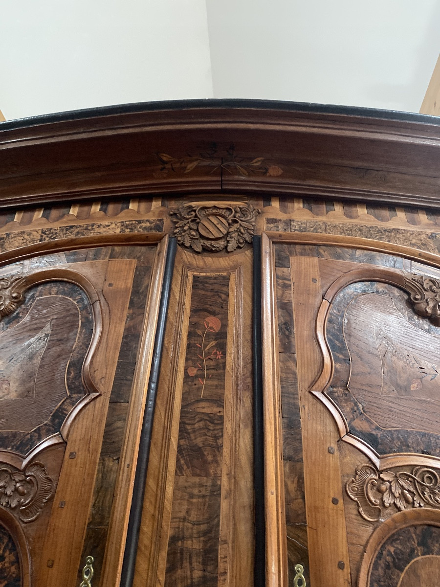 Curved Cherry Wood Cabinet With Three Marquetry Sides, 18th Century-photo-5