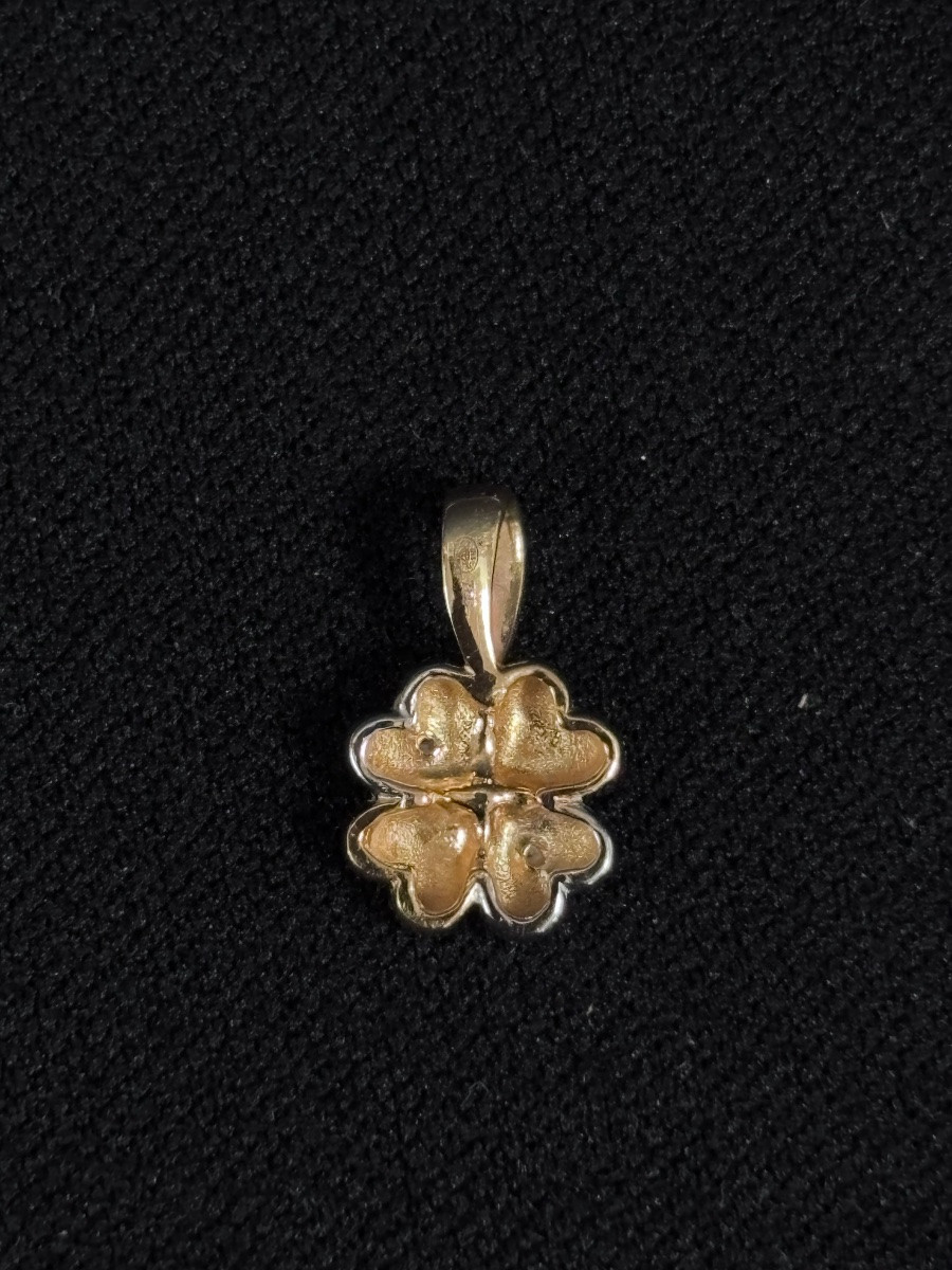 Gold Pendant Set With Four-leaf Clover Diamonds-photo-3