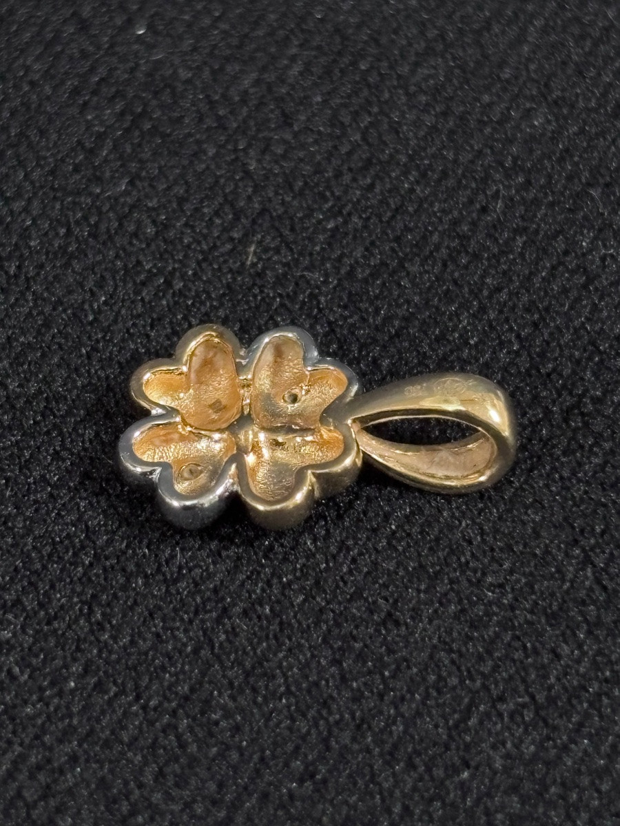 Gold Pendant Set With Four-leaf Clover Diamonds-photo-2