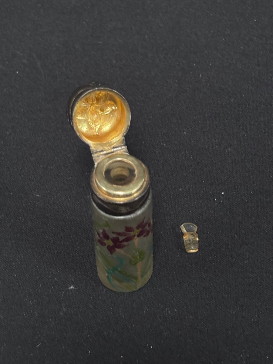 Small Art Nouveau Perfume Bottle In Glass Paste And Silver-photo-3