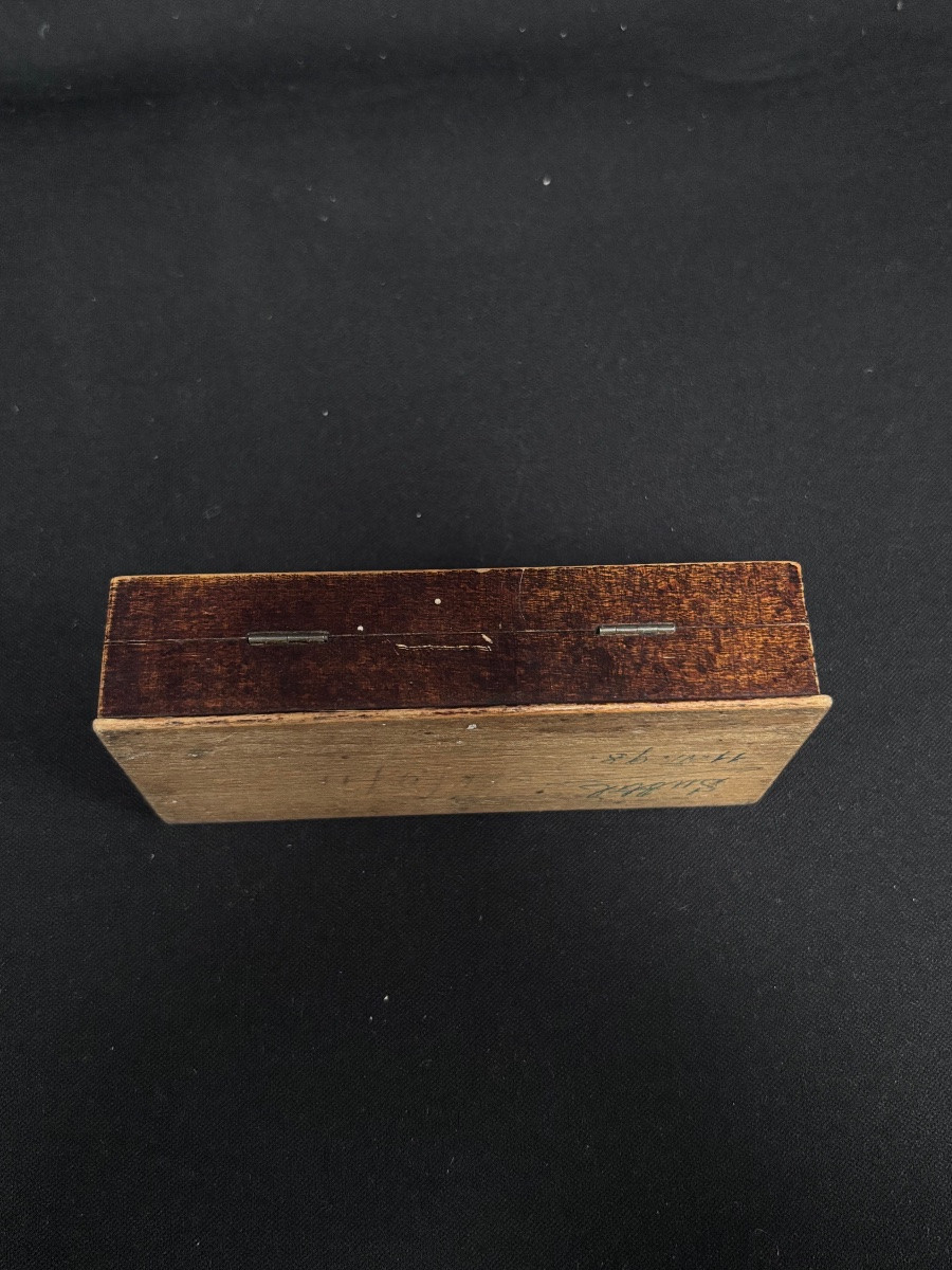 Boite à timbres vers 1900 en bois-photo-1