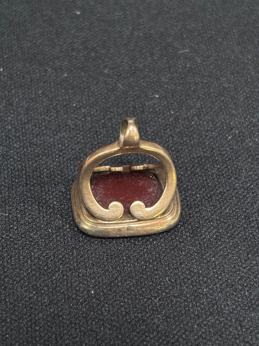 Gold And Carnelian Seal With Intaglio Of A Horse-photo-4