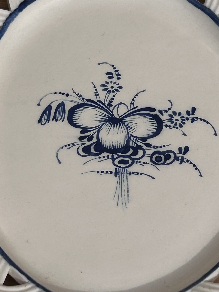 Boch In Luxembourg, Openwork Earthenware Basket And Plate-photo-2