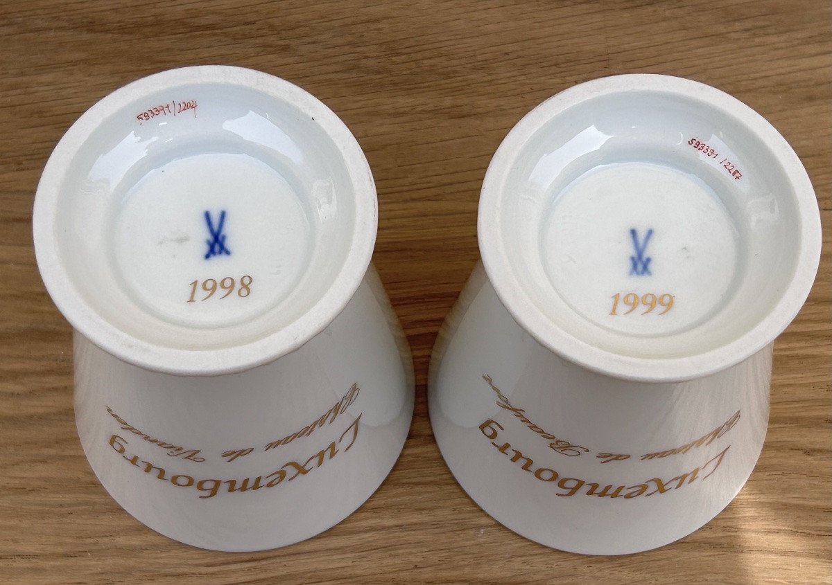 Meissen, paire de tasses en porcelaine Châteaux luxembourgeois -photo-1