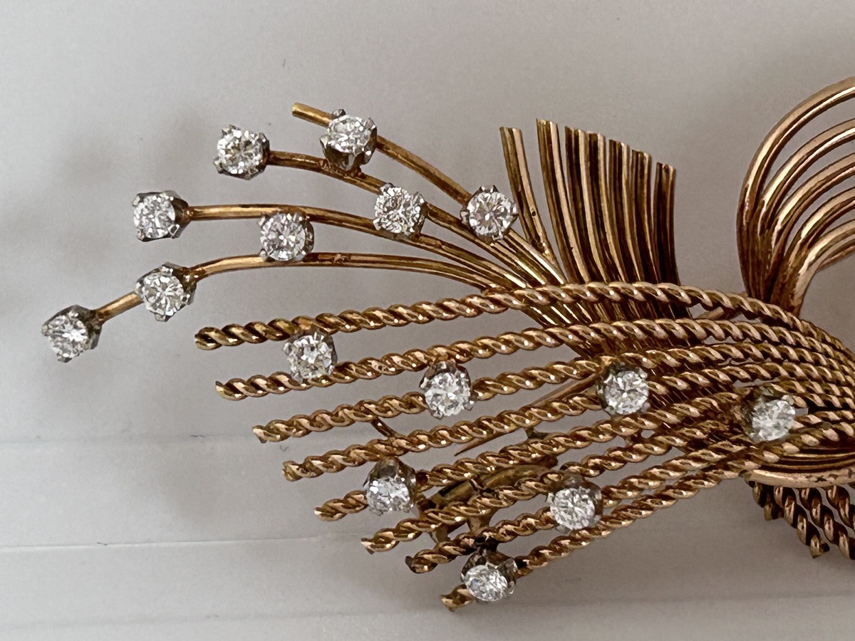 Art Deco Brooch In 18-carat Gold And Diamonds -photo-2