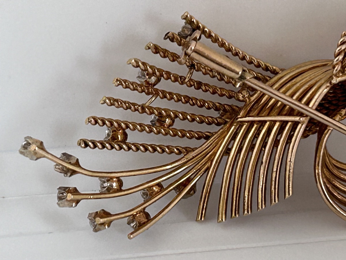 Art Deco Brooch In 18-carat Gold And Diamonds -photo-7