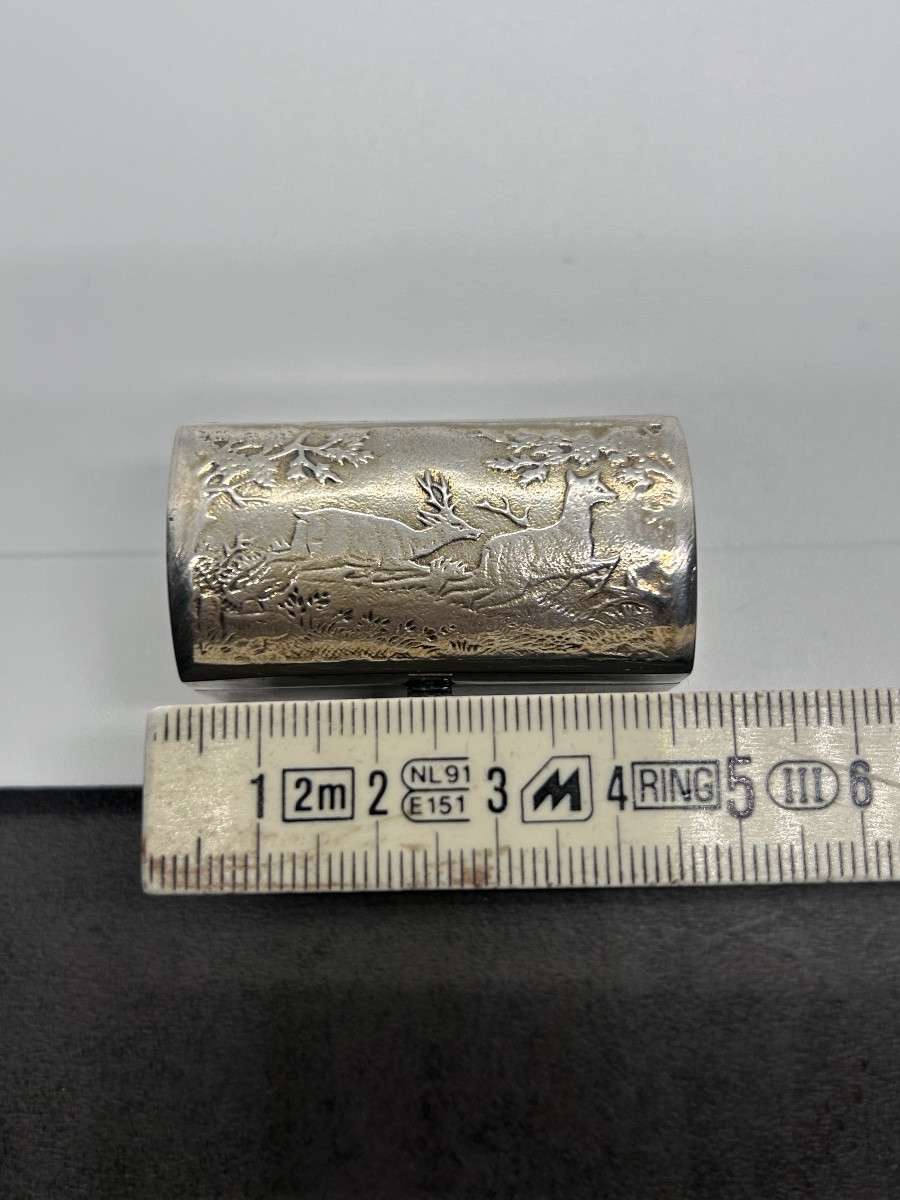 Solid Silver Snuffbox With Hunting Decoration -photo-4