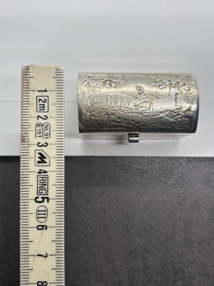 Solid Silver Snuffbox With Hunting Decoration -photo-5