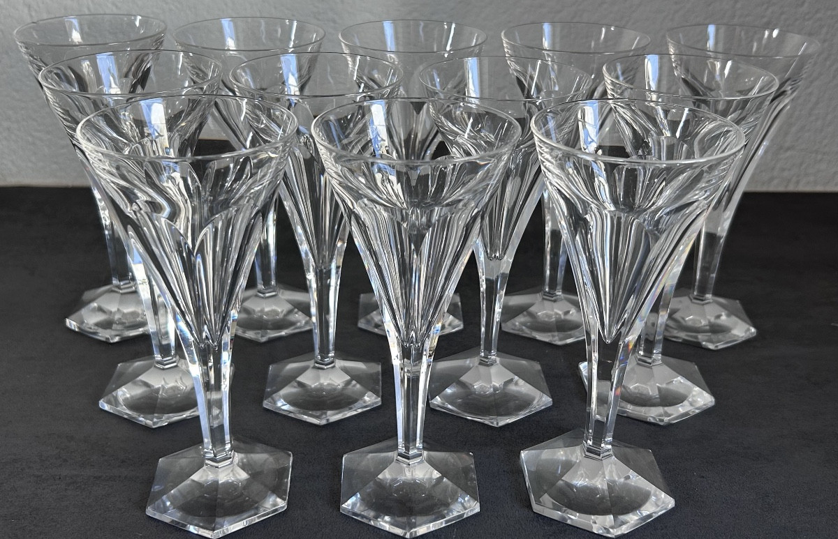 Val Saint Lambert, 12 verres à vin rouge art déco en cristal
