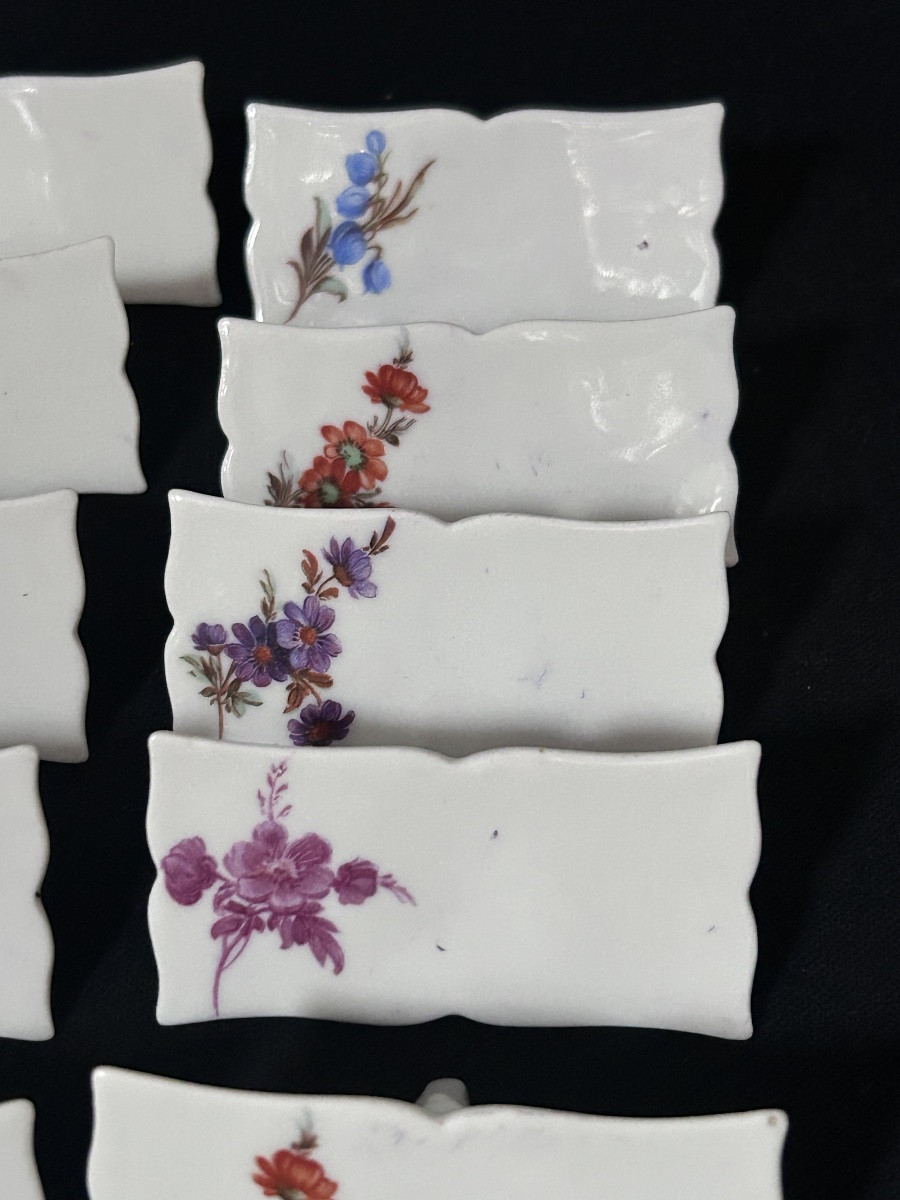 Lot de 12 porte-noms en porcelaine, décor floral-photo-3