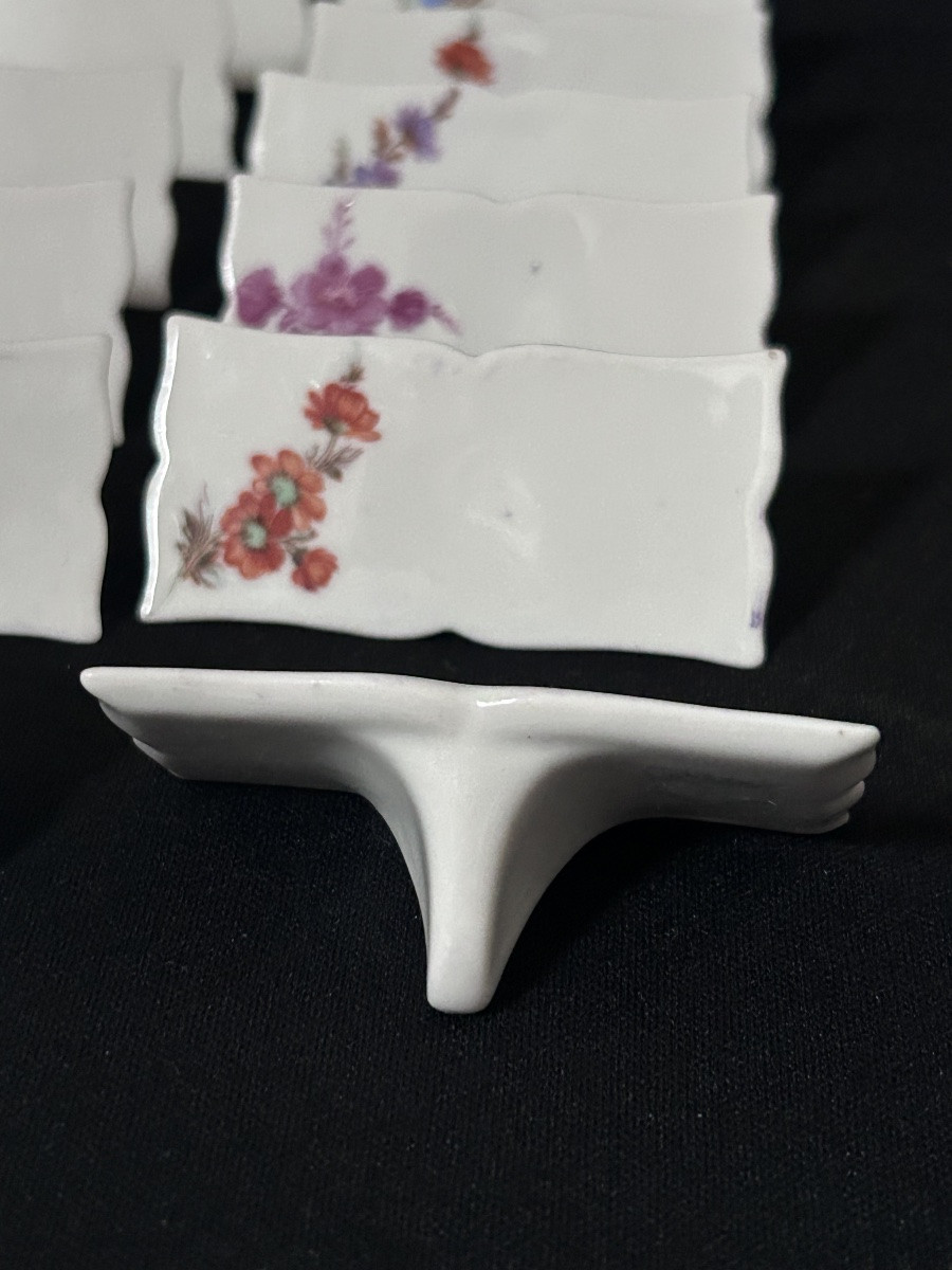 Lot de 12 porte-noms en porcelaine, décor floral-photo-2