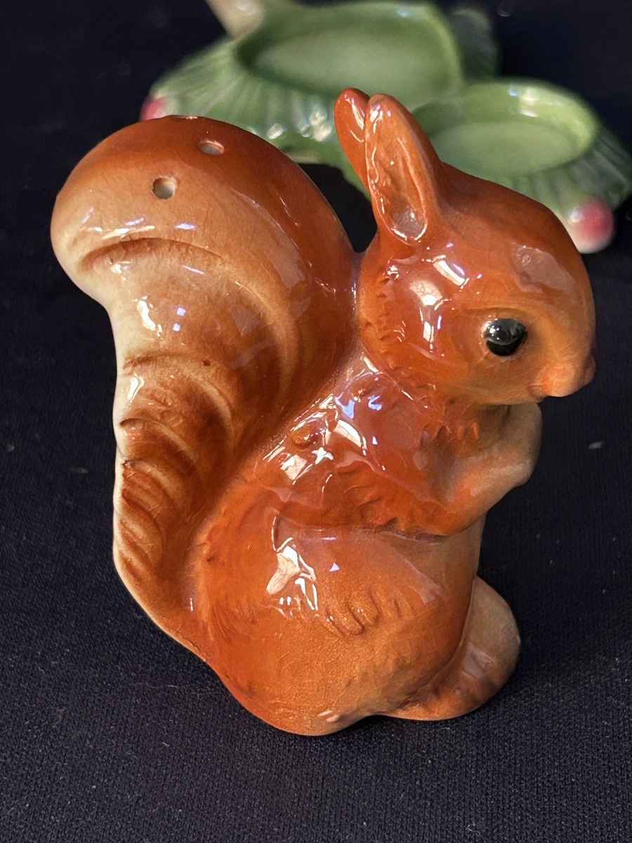 Goebel, salière poivrière écureuil en porcelaine -photo-2