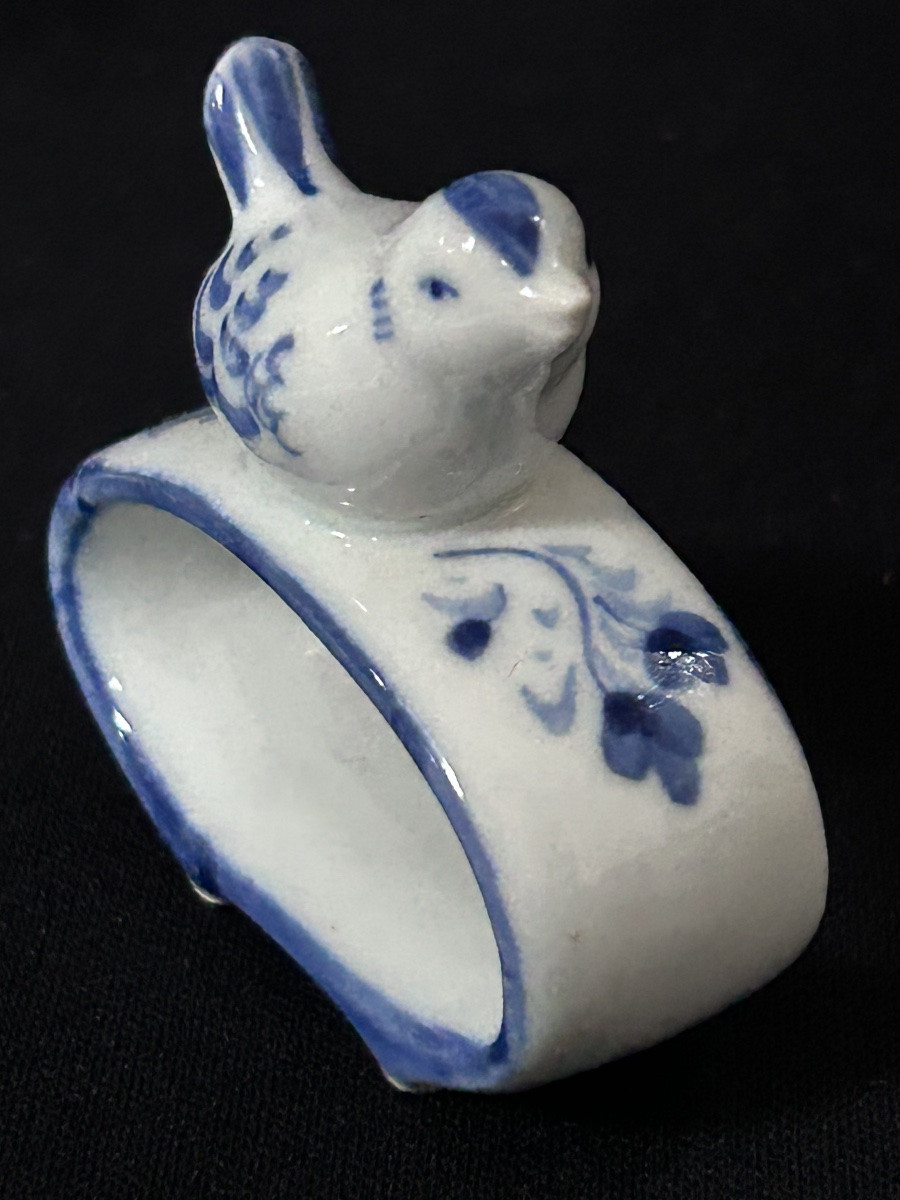 Set Of 16 Porcelain Napkin Rings -photo-3