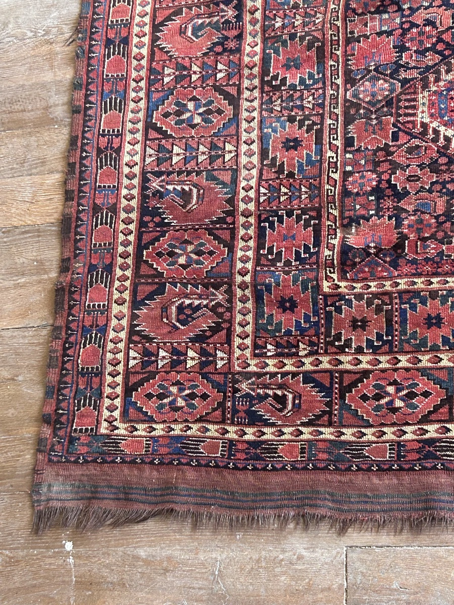 Old Large-format Collector's Rug-photo-3