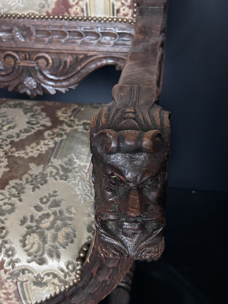 Paire de fauteuils Dagobert en chêne sculpté -photo-1