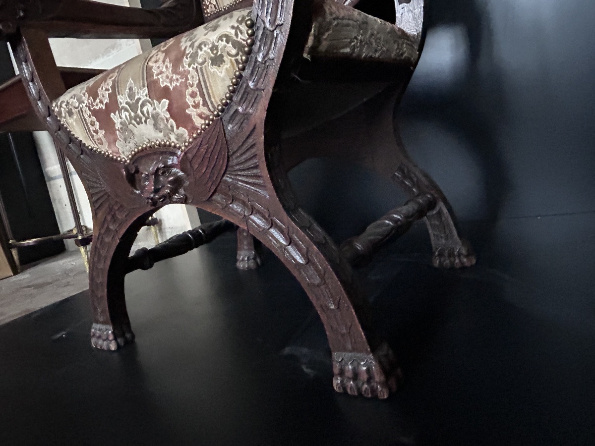 Paire de fauteuils Dagobert en chêne sculpté -photo-4