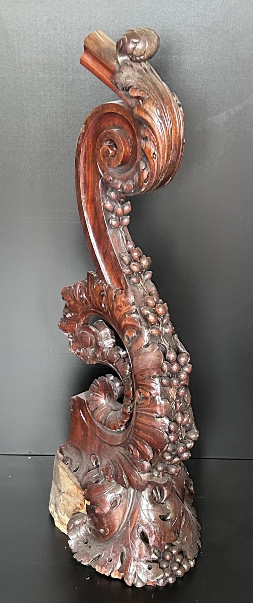 Départ d’escalier en noyer sculpté, belle époque XIXe siècle 