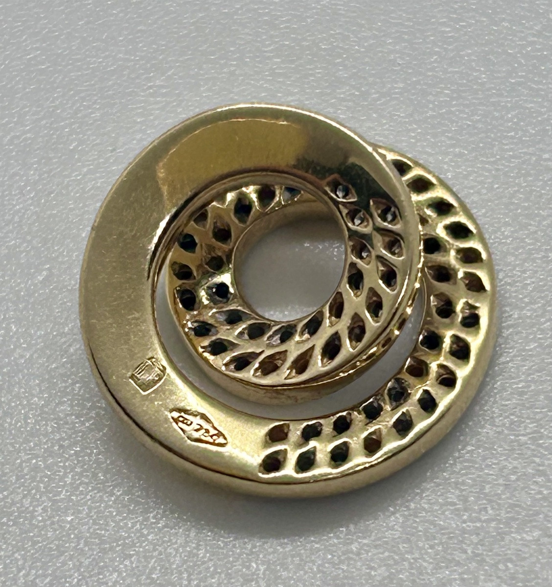 Pendant In 18-carat Gold And Diamonds-photo-4